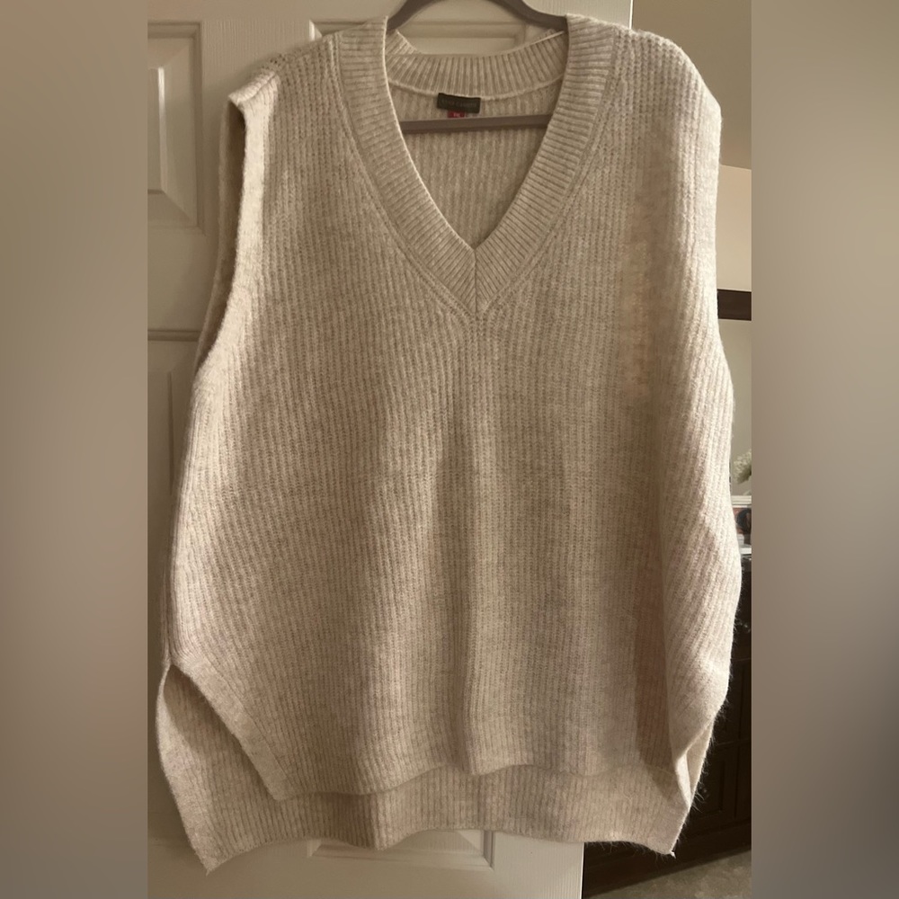 NWT Vince Camuto Women’s Sweater Vest Off-White/Cream Color XXL